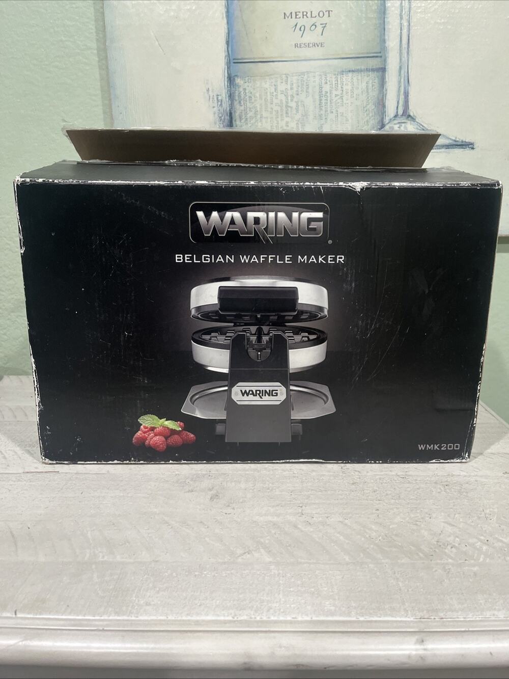 NEW Waring Pro Professional Belgian Waffle Maker WMK200 1000 WATTS